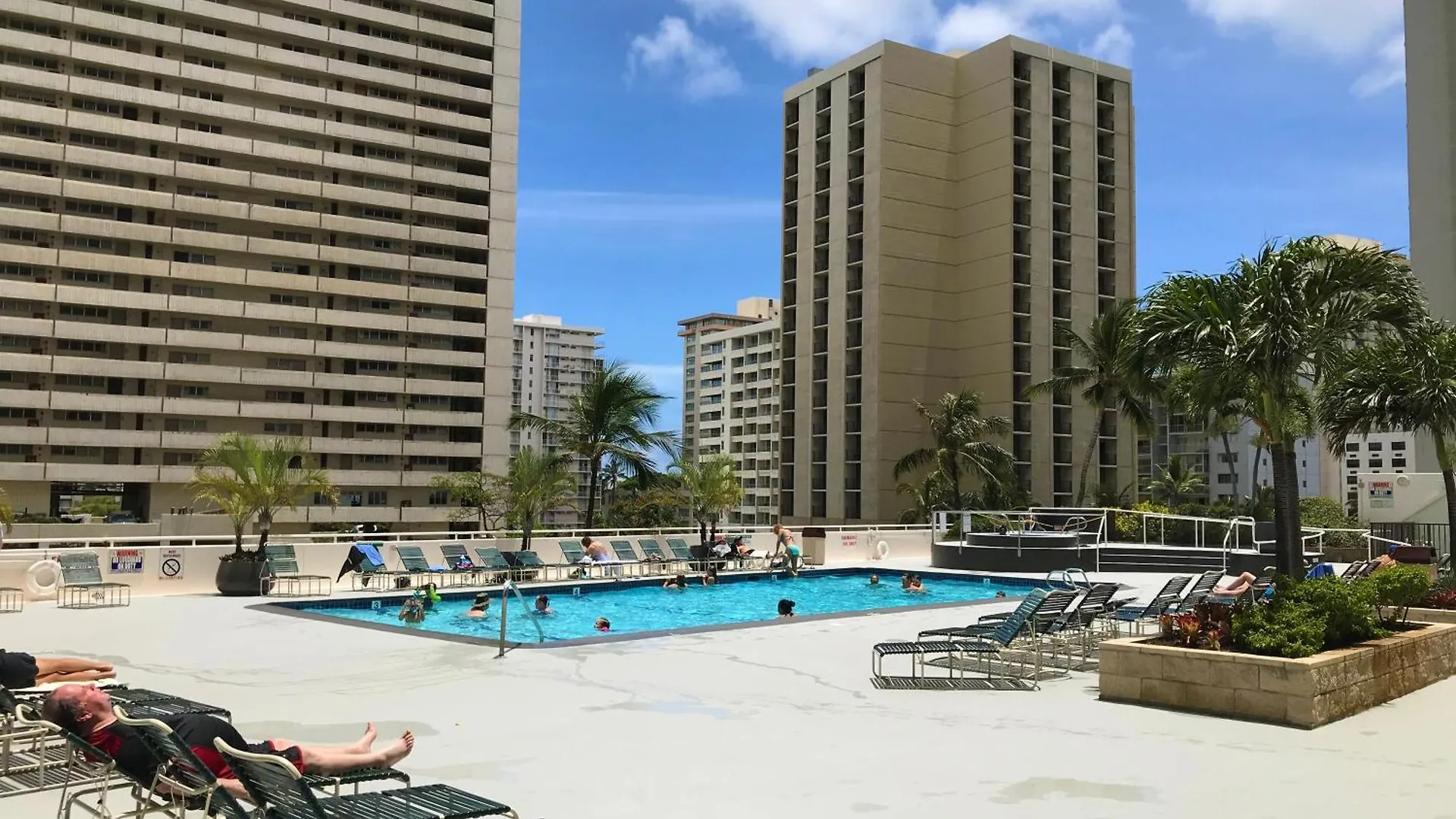 Waikiki'S Ocean View Condo, Near Beach With Parking Honolulu Apartment